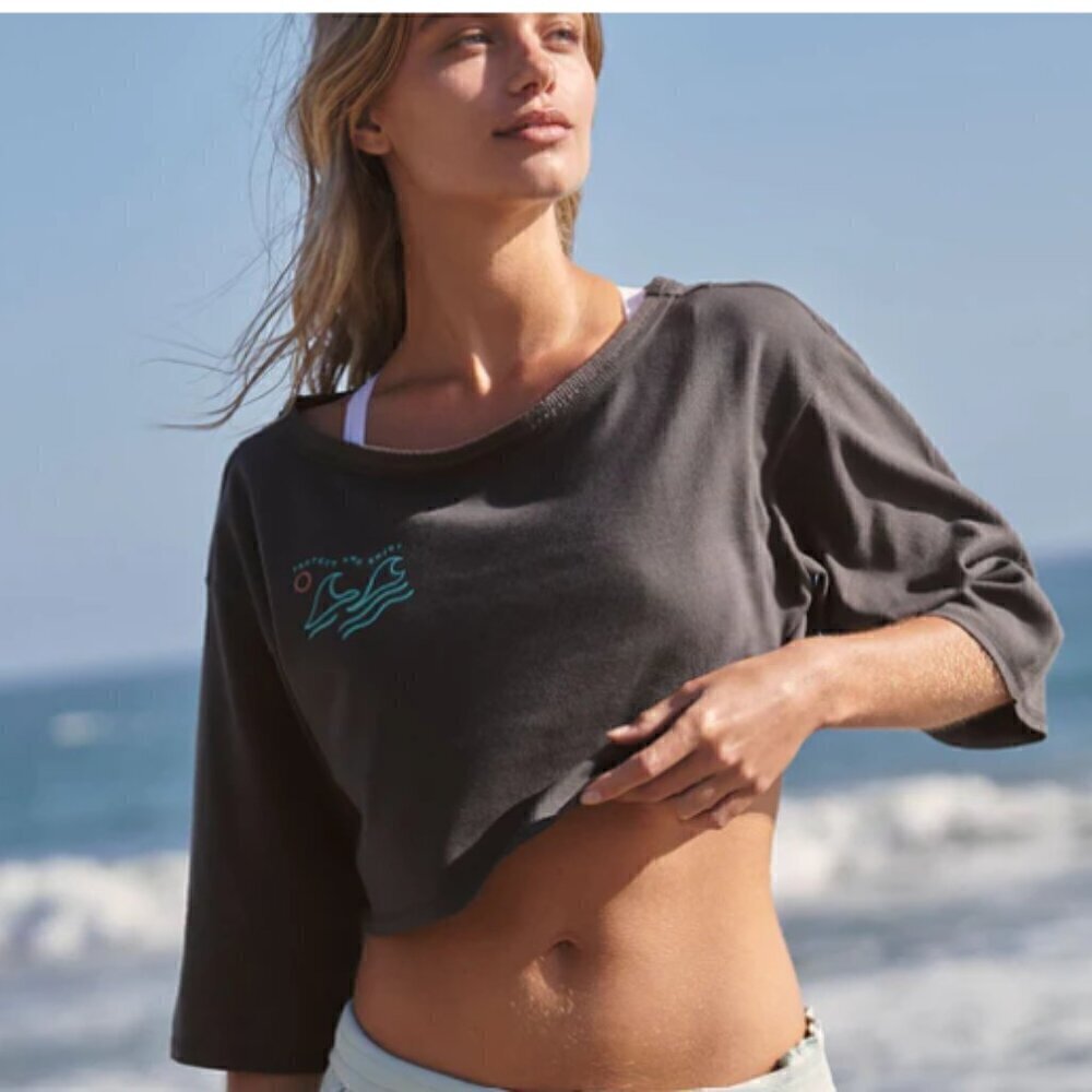 Free People FP Movement x Surfrider Earth Babe Tee Sweatshirt Top Cropped M NWOT